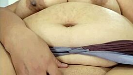 how does this bbw's big pussy handle that huge toy?