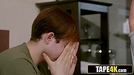 बूढ़ा सिपाही अपने बेटे की हॉट जवान 18+ ब्लोंड गर्लफ्रेंड को रफ बड़े लंड से डोमिनेट