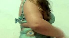 damn this chubby girl's shaking that fat ass like crazy