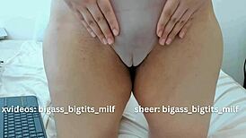 i can't stop fingering my oiled latina cameltoe big clit pussy peeing wet with huge dildo vibes