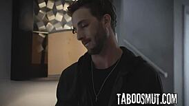 मैं... स्टेपडैड का मोटा लंड गले तक ले रही काउगर्ल स्टाइल में