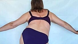 Mature busty milf in stockings teases endless pussy play in heels