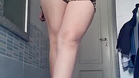 i'm such a horny thick puta craving pussy play