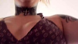 Brown-eyed amateur trains hard at gym with wet pussy juices dripping down legs