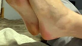 i can't resist showing off my sexy oiled scrunched soles spreading toes