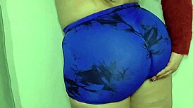 Hot Stepmom Soraya's Perfect Big Ass Before Bed