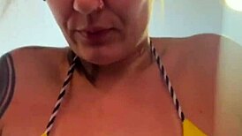 ei você treinando de biquíni fio dental na academia praia toda molhada tesão escorrendo pernas?