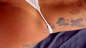 Estava sozinha em casa chamei meu vizinho novinho pra me fuder 😈🔥 wait he showed up horny af 😂💦