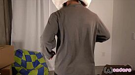 pizza delivery latina gets fucked doggystyle with creampie