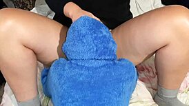 girlfriend licks wet pussy to throbbing orgasm